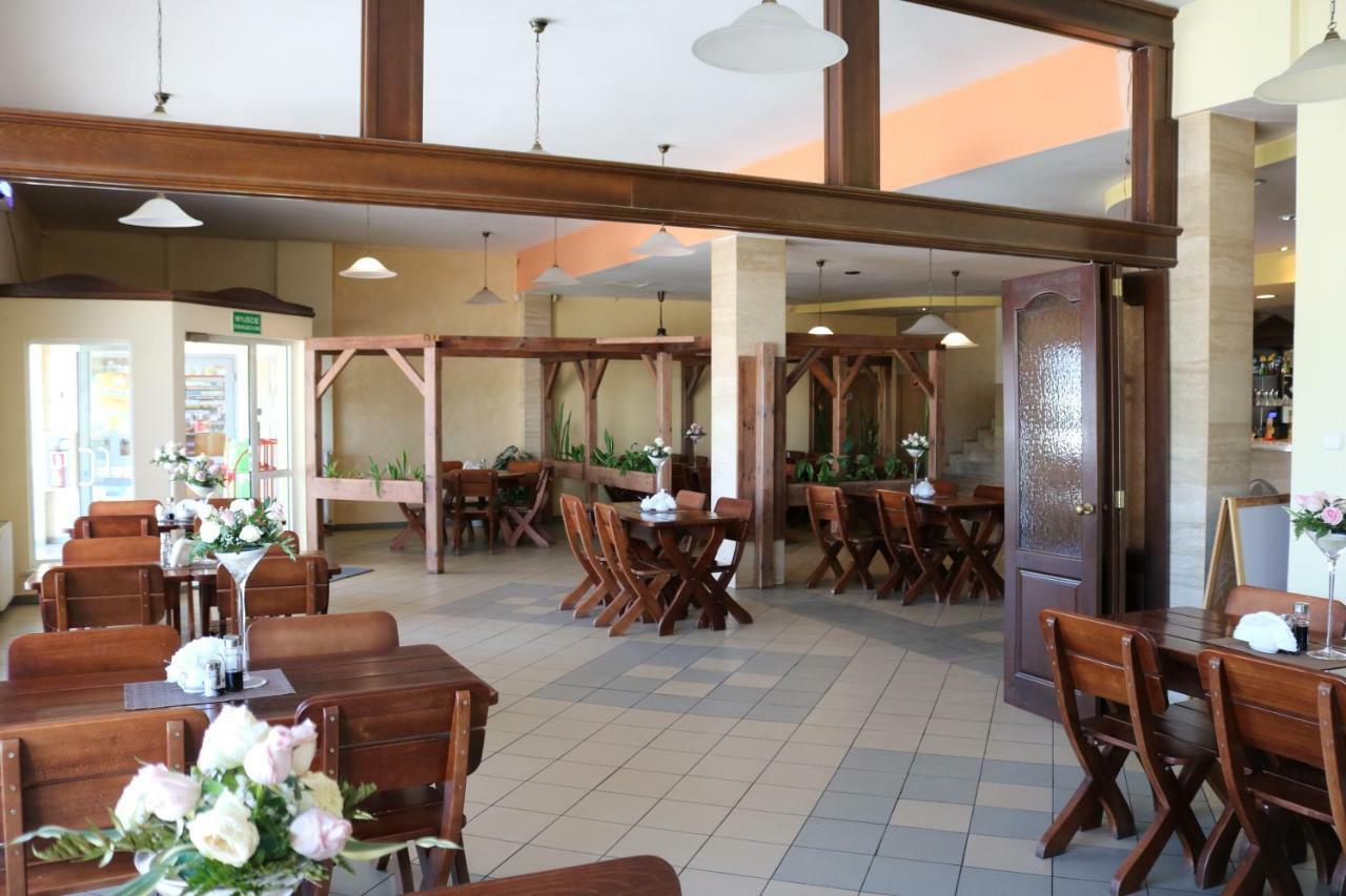 Hotel DYMINY Kielce Exterior foto
