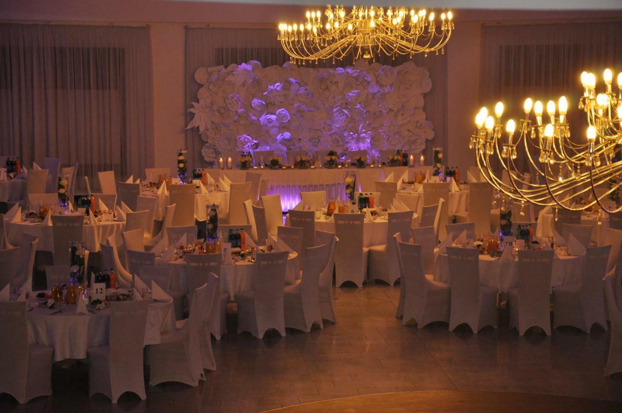 Hotel DYMINY Kielce Exterior foto